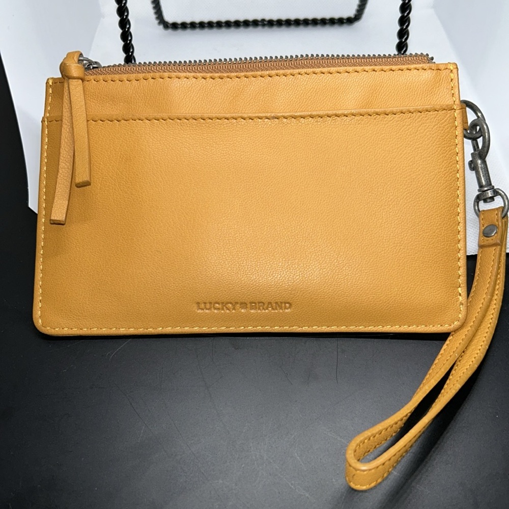 Lucky Brand wristlet